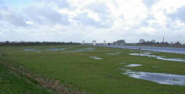 lekuiterwaard_stuw_van_hagestein,_plasdras,_14_febr._2005