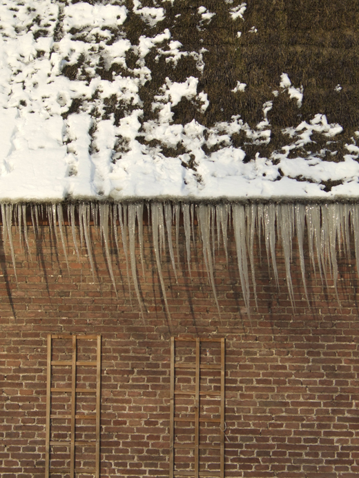 stormijspegels_broekse_weg_meerkerk_25122010.jpg stormijspegels_broekse_weg_meerkerk_25122010.jpg